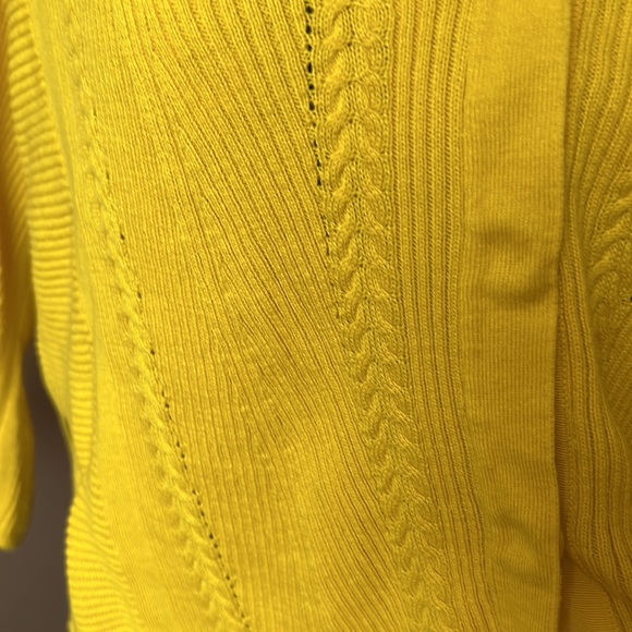 Cabi Sunny Sweater (style 5637) - Picture 5 of 10